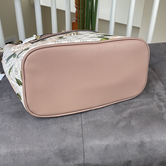 GIANI BERNINI ~ Floral Signature Shoulder Bag ~ Taupe / Gold ~ NWT! - Picture 6 of 11